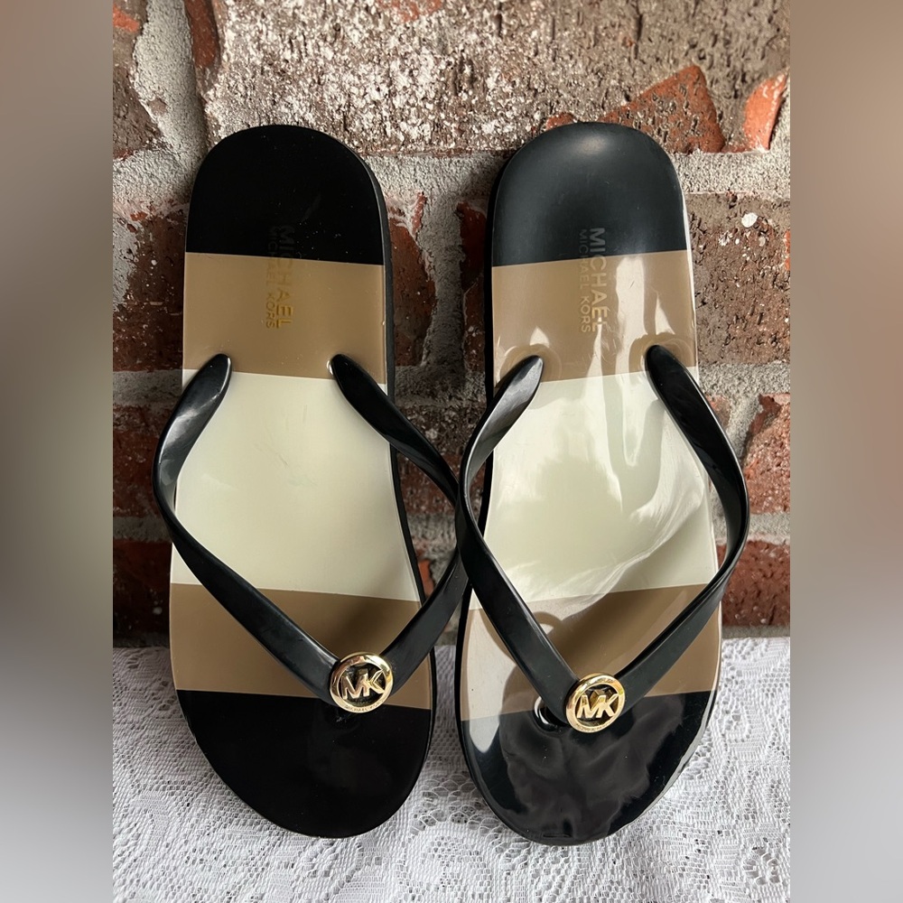 Michael Kors Black and Tan Flip Flops -size 6
